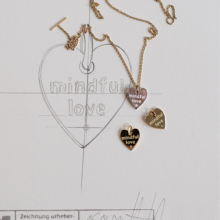 Herzen aus recyceltem Gold