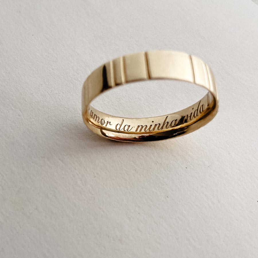 Gold Ehering mit schöner Gravur