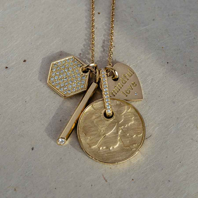 Nachhaltige Schmuck Anhänger aus recyceltem Gold