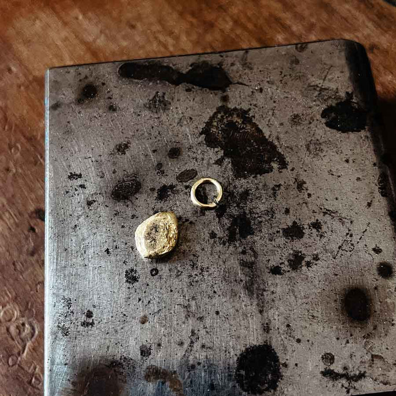 Anfertigung einer Gold Schmucktück Anhänger umarbeitung