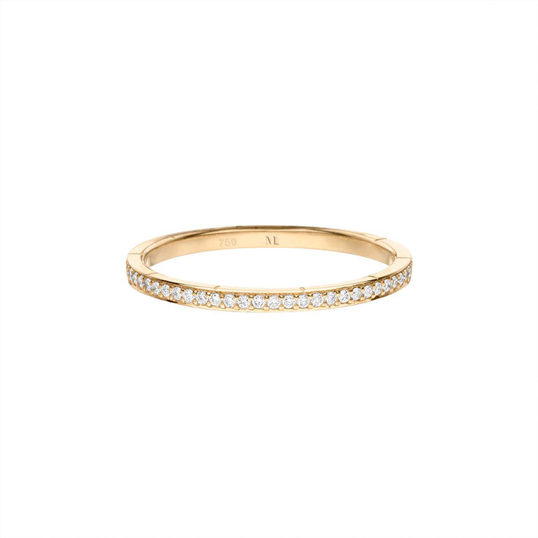 Designer Ewigkeitsring aus recyceltem Gold mit Labordiamanten ringsherum besetzt von Maren Jewellery