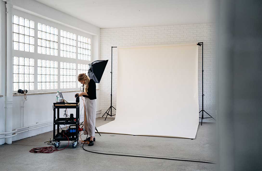 Behind the scenes Aufnahme eines Fotoshootings für Maren Jewellery im Studio