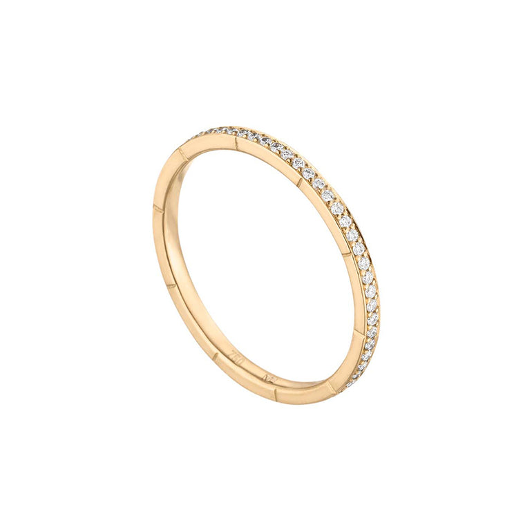 Ewigkeitsring aus recyceltem Gold und mit Labordiamanten handgefasst von Maren Jewellery