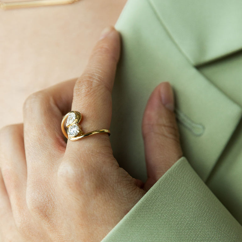 ringmit 0,8 carat Labordimanten an Finger