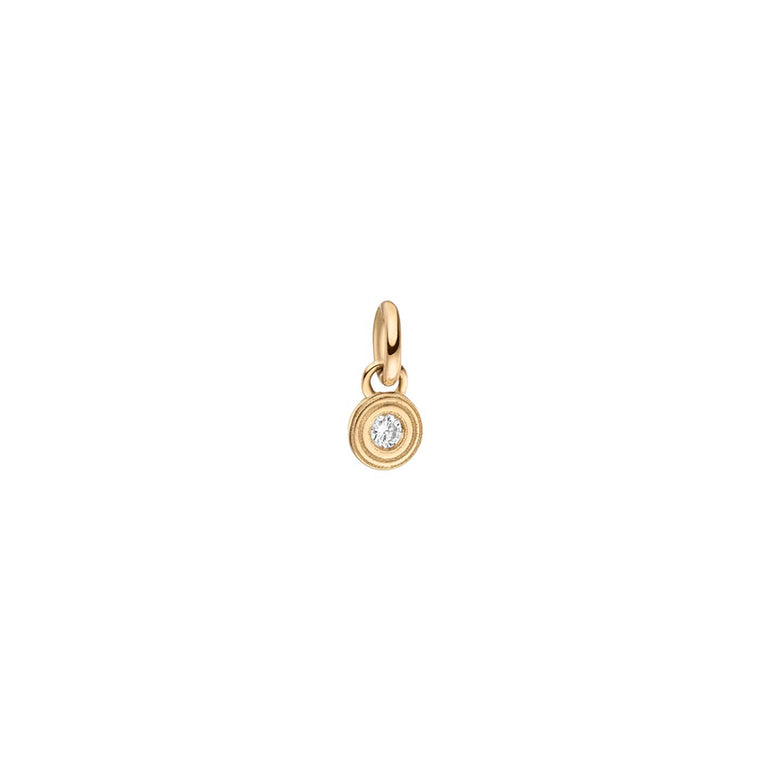 Minimalistischer und zeitloser Drops of Memories Anhänger aus recyceltem Gold und mit Labordiamant besetzt von Maren Jewellery vor weißem Hintergrund